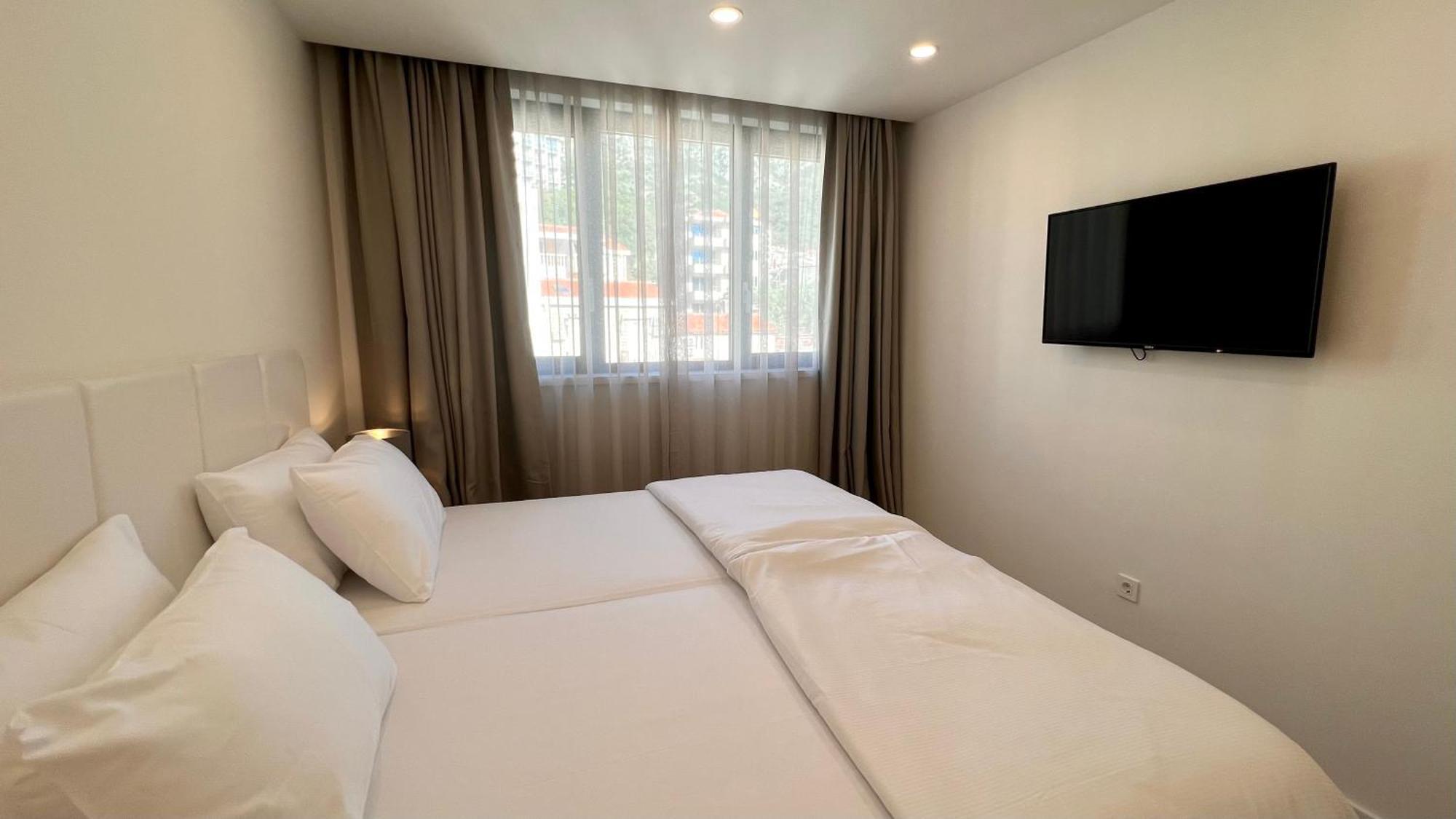 Sunraf Luxe Apartments 부드바 외부 사진