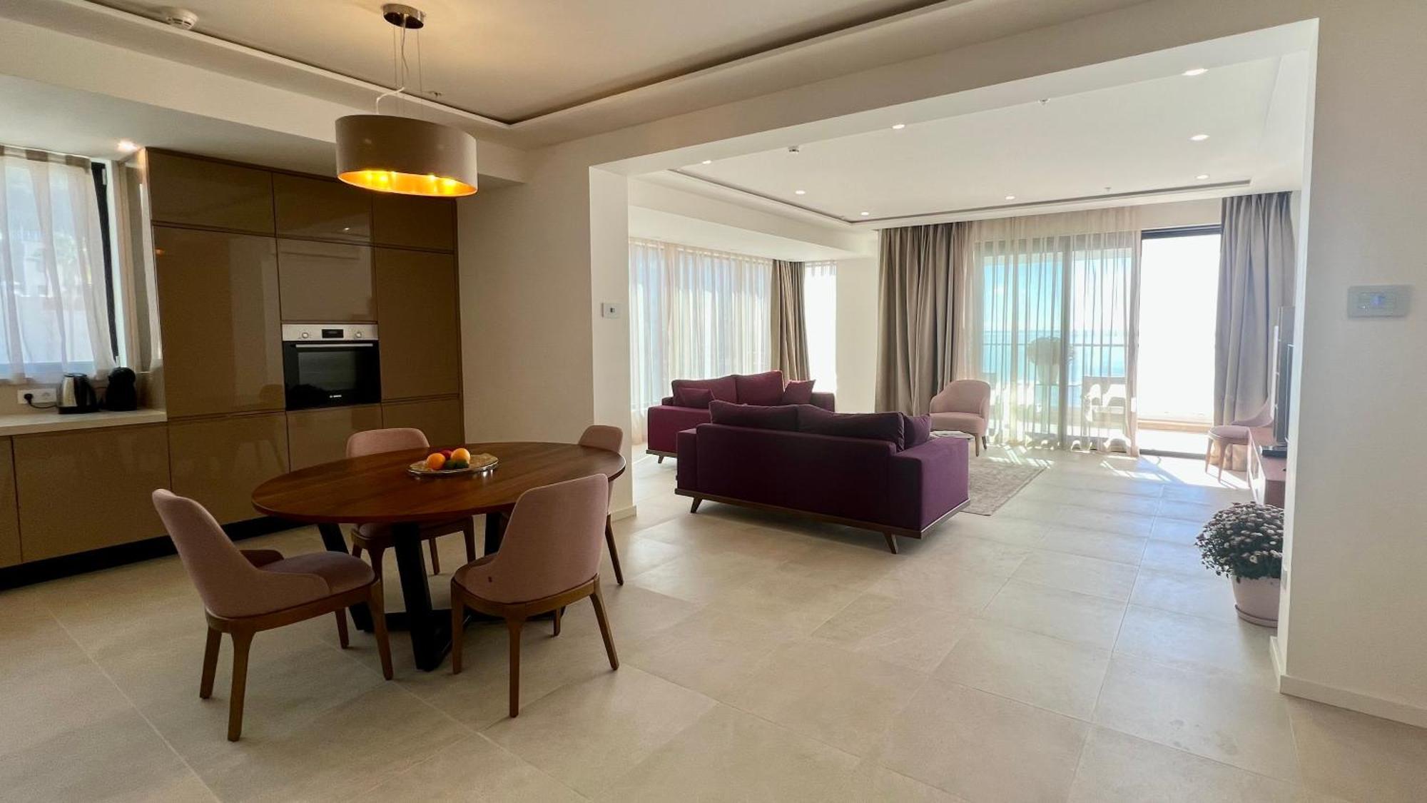 Sunraf Luxe Apartments 부드바 외부 사진
