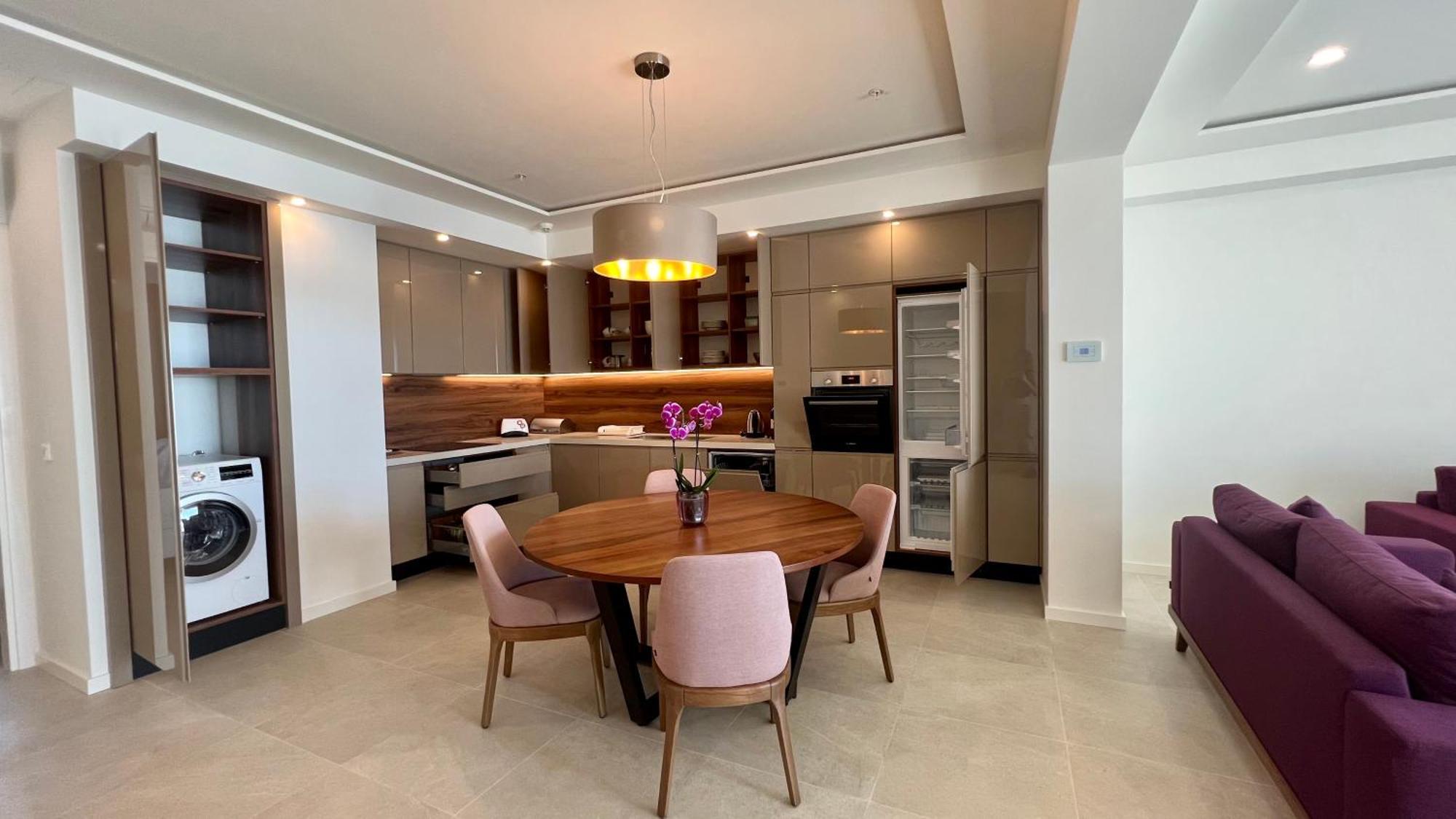 Sunraf Luxe Apartments 부드바 외부 사진