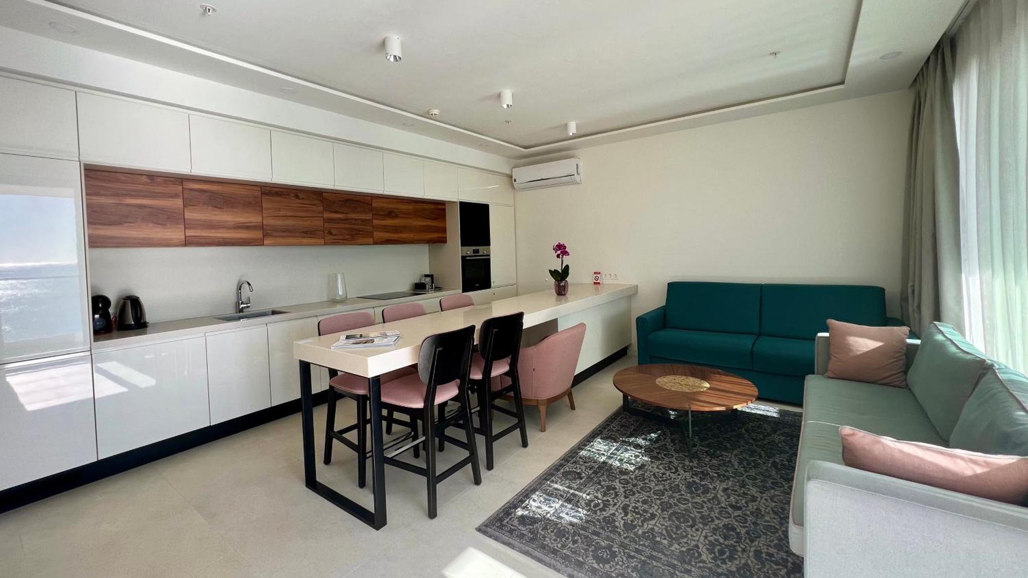 Sunraf Luxe Apartments 부드바 외부 사진