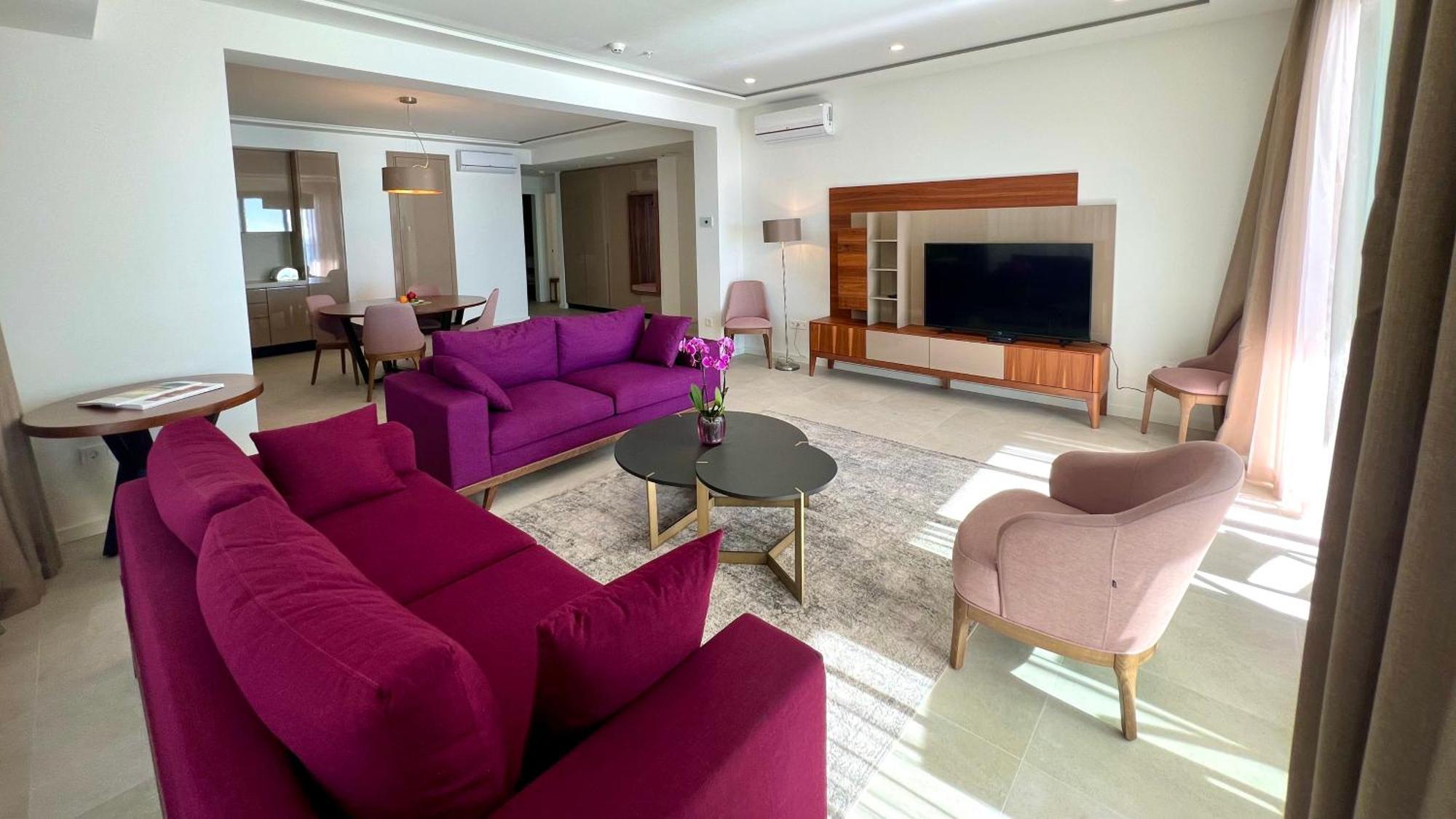 Sunraf Luxe Apartments 부드바 외부 사진